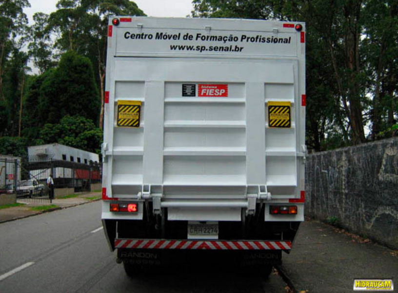 Plataforma Elevatória Hidráulica fabricada pela HIDRAUCAM