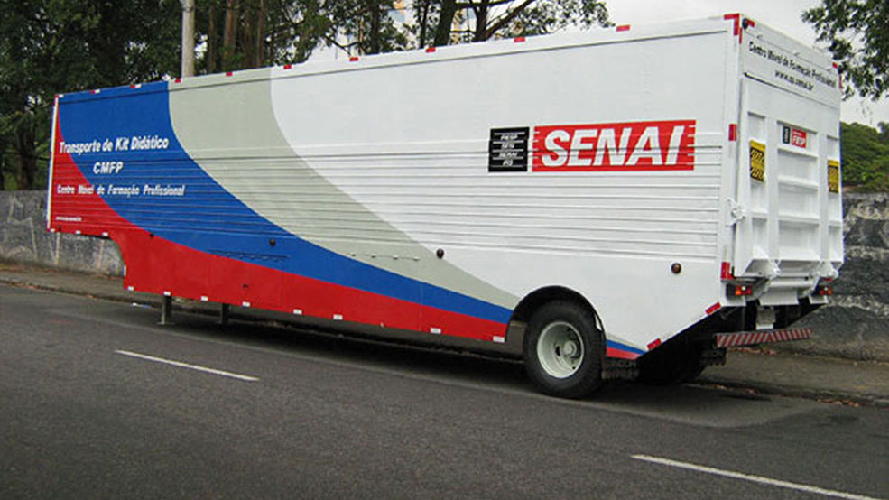 Plataforma Hidráulica Elevatória fabricada pela HIDRAUCAM - Veículo Escola do SENAI
