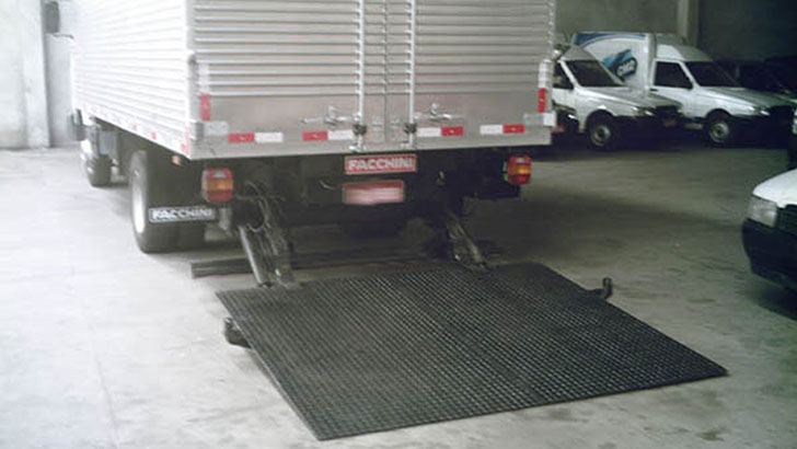 Plataforma Hidráulica Elevatória fabricada pela HIDRAUCAM